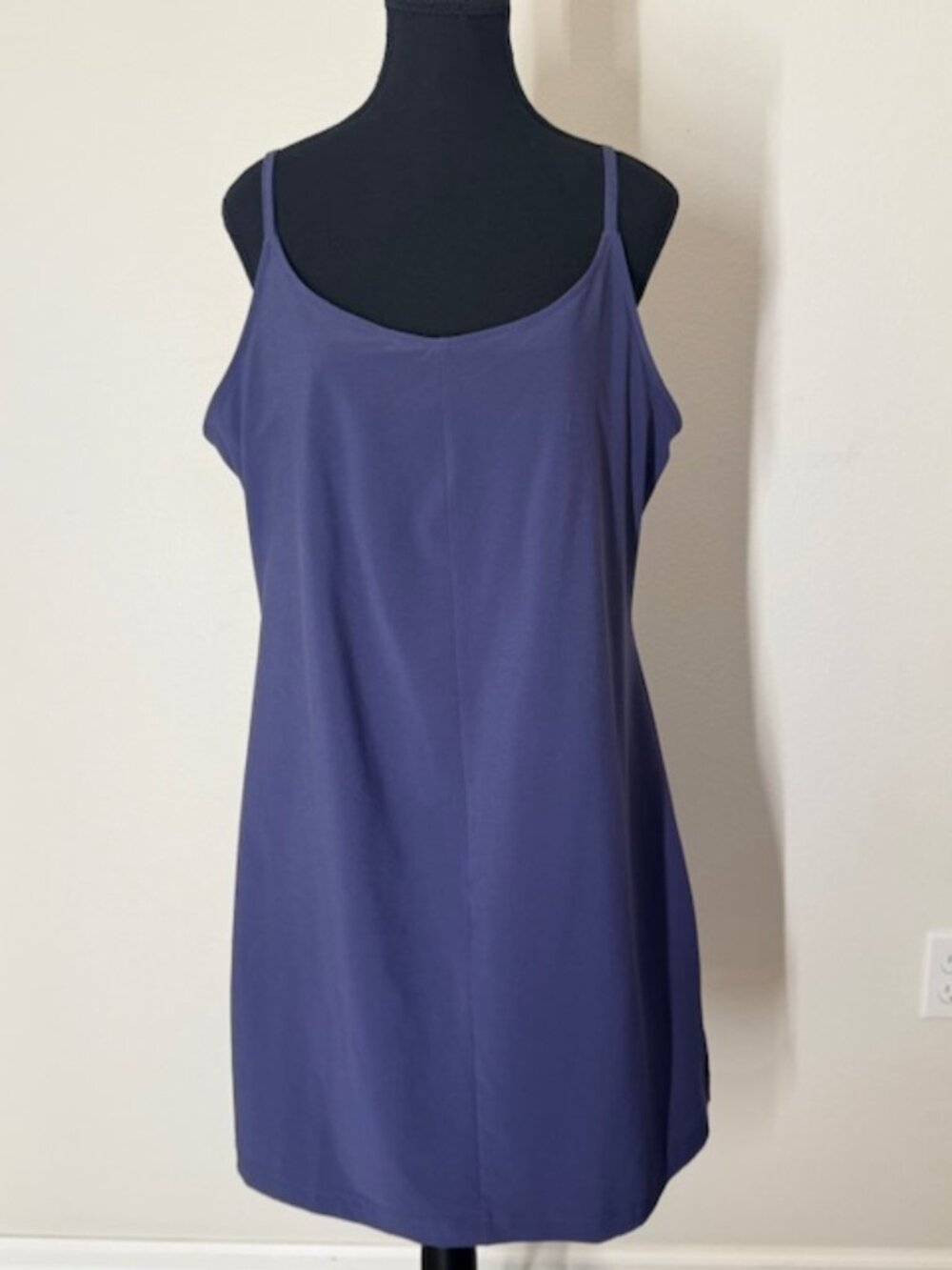 Columbia dress w/ built in shorts & shelf bra L
